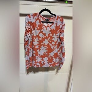 NEW WITHOUT TAGS Simply Vera Vera Wang Orange and White Long Sleeve Top